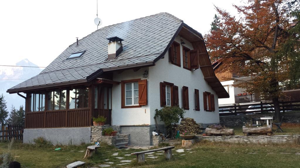 Ico'S Lodge Oulx Стая снимка